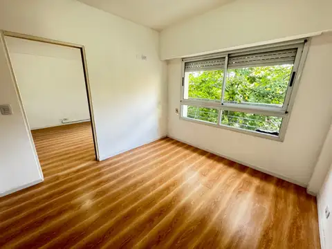 Oportunidad en Echesortu, al frente muy amplio!