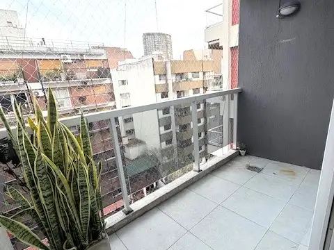 Divino Duplex  58 mts 2 Amb Fte+ Bcon +Coch fija c/Master suite + Toil + bcon Mts Av. Santa Fe y subte.