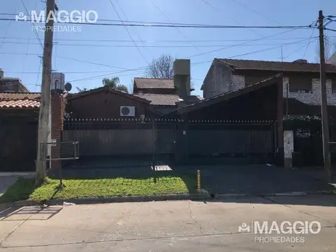 Vicente Casares al 700