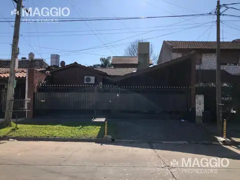 CASA VENTA VILLA SARMIENTO 5 AMBIENTES