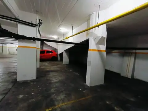 VENTA - COCHERA CUBIERTA - VILLA URQUIZA CENTRO