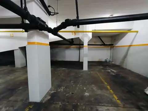 VENTA - COCHERA CUBIERTA - VILLA URQUIZA CENTRO