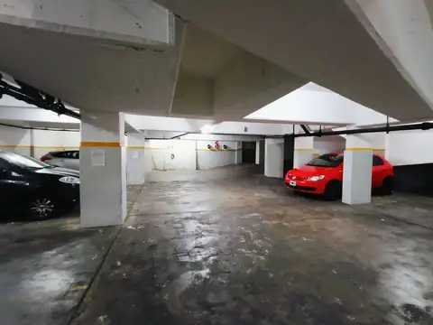 VENTA - COCHERA CUBIERTA - VILLA URQUIZA CENTRO