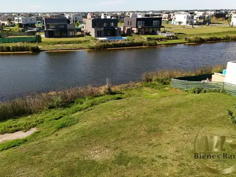 Barrio privado Puertos del Lago 100