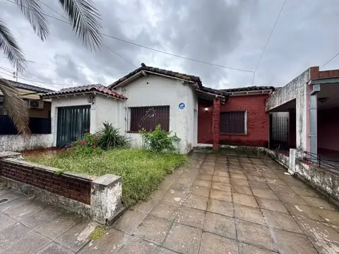 VENTA DE CASA 4 AMB. - LOTE 378 MTS - ITUZAINGO