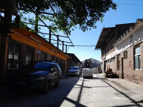Galpon en Venta en Parque Avellaneda, USD 1.800.000
