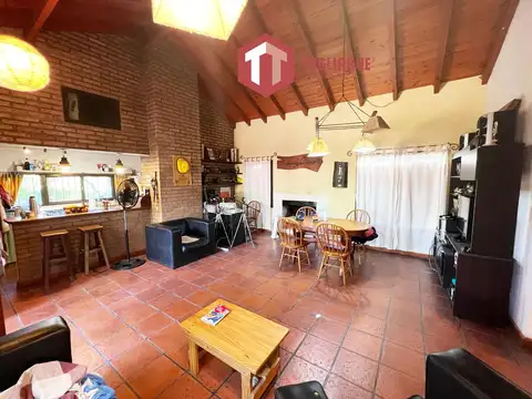 Casa 5 ambientes con 3 baños