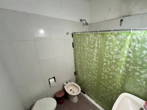 CASA EN VENTA LA PLATA APTO BANCO 2 DORMITORIOS