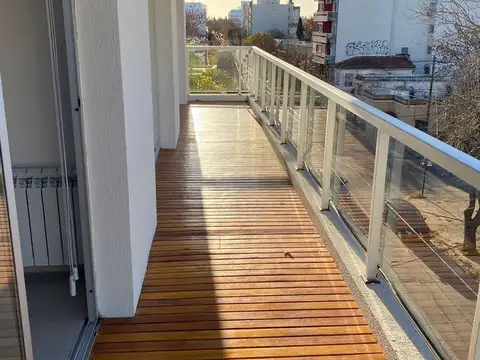 DEPARTAMENTO DE DOS DORMITORIOS C/ COCHERA EN LA PLATA