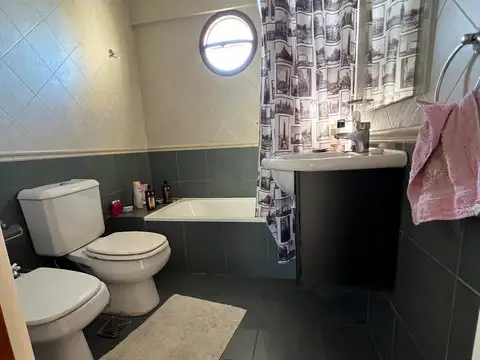 Depto Tipo Casa en Venta de 4 dormitorios