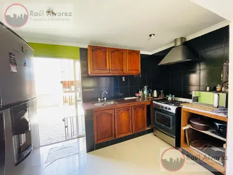 Casa 6 ambientes con 3 baños