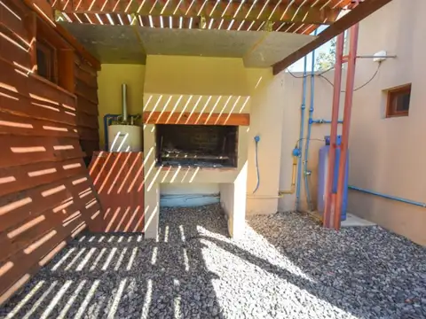 Casa en Venta con 5 cocheras