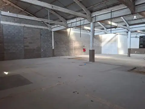 Alquiler Nave Industrial 656m2 en parque industrial privado