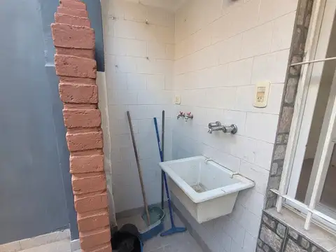 Depto Tipo Casa en Venta en Villa Dominico, USD 55.000