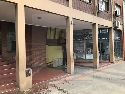 Vende cochera en calle 42 y 12