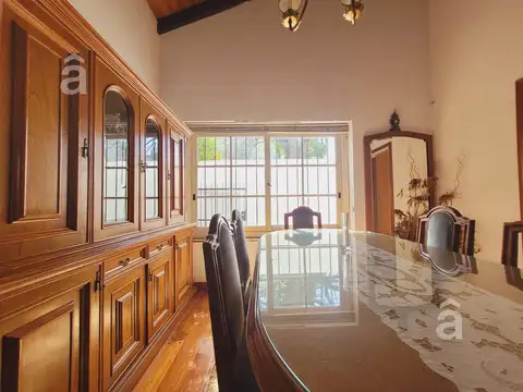 Casa en Venta con 5 cocheras