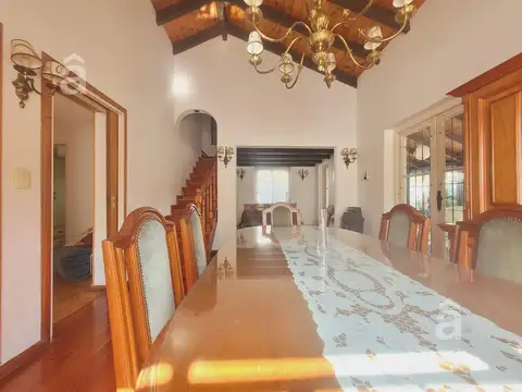 Casa 5 ambientes con 3 baños