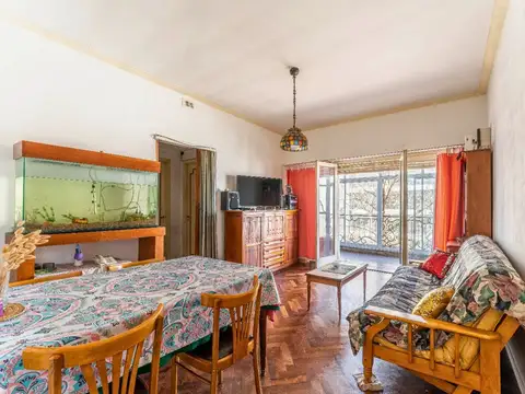 DEPARTAMENTO 3AMB. FLORESTA CON BALCON/LUMINOSO