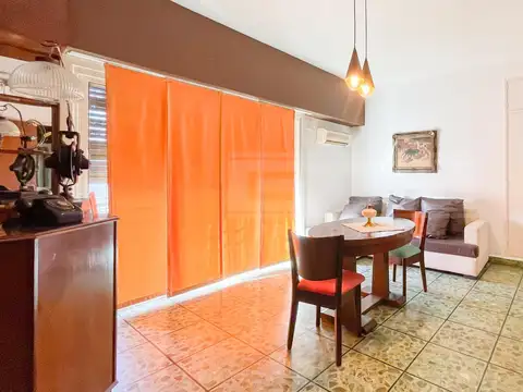 4 de Febrero al 3900 entre Bermejo y Santa Adelina