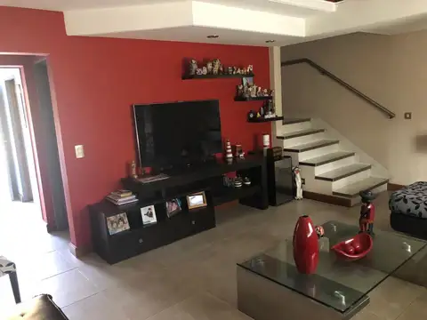 Casa 4 ambientes con 3 baños