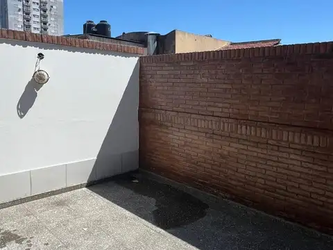 excelente monoambiente 1er piso contrafrente