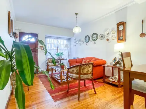 Bermudez al 3000  entre  Pedro Goyena  y Fray Justo Sarmiento