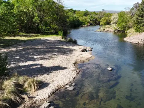 Casa en venta, Zona de la Olla, con costa de río. Santa Rosa de Calamuchita. Cód 1409