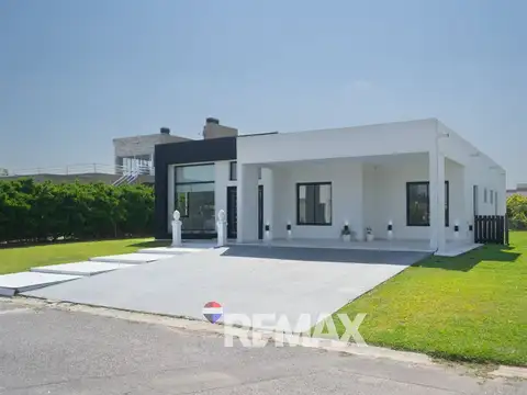 Casa en Venta en Countries y Barrios Cerrados en Esteban Echeverria, USD 339.000