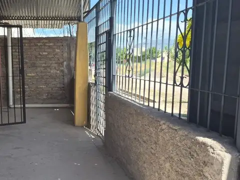 Casa en Alquiler con 1 cochera