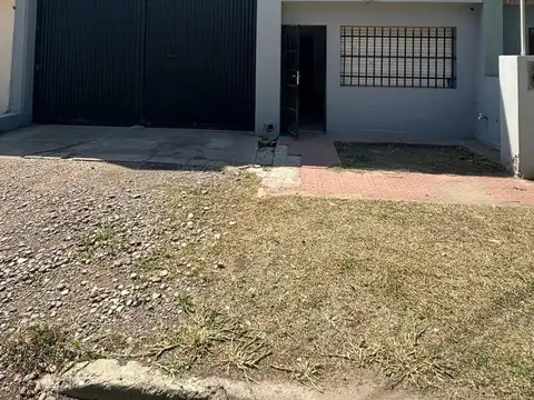 ALQUILER GALPON 220 MTS VILLA GRAN PARQUE-CBA