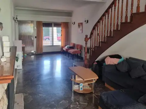 Hipólito Yrigoyen 900