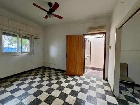 Depto Tipo Casa en Venta en Lomas De Zamora, USD 49.000