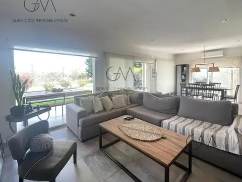 Casa 4 ambientes con 3 baños