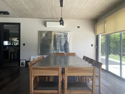 Casa 6 ambientes con 3 baños