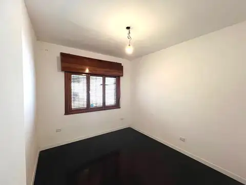 VENTA CASA 3 AMBIENTES EN VILLA ADELINA