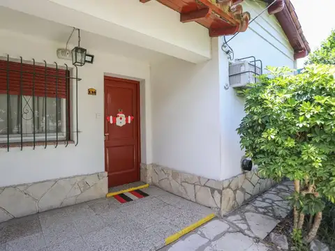 Casa 5 amb con pileta, ideal 2 familias Lote Propi