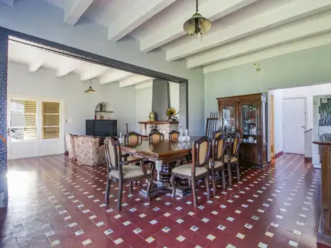 Casa 6 ambientes con 3 baños