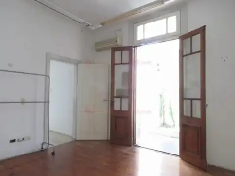 Depto Tipo Casa 4 ambientes con 2 baños