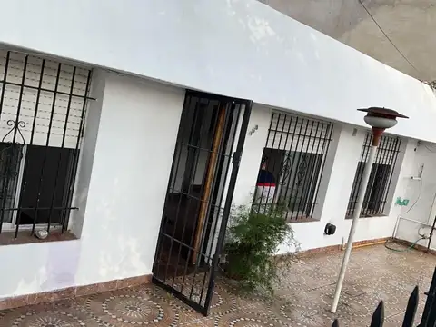 Casa en Alquiler en Temperley, $ 550.000