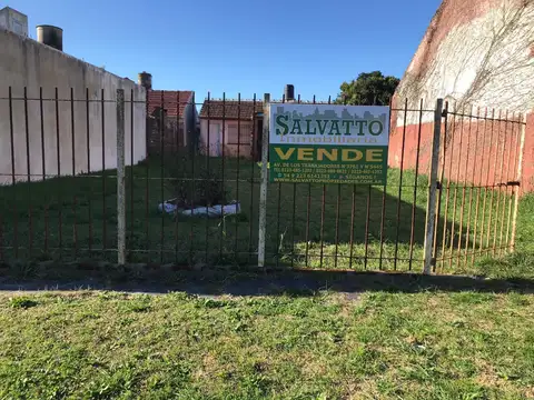 CHALET DE 2 AMBIENTES A RECLICAR SOBRE TERRENO DE 300 M2 EXCELENTE UBICACION  