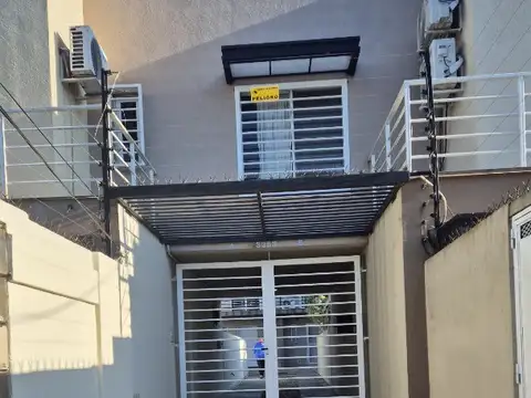 SE VENDE TRIPLEX EN IMPECABLES CONDICIONES EN ITUZAINGO ZONA GOLF CON ENTRADA DE AUTO