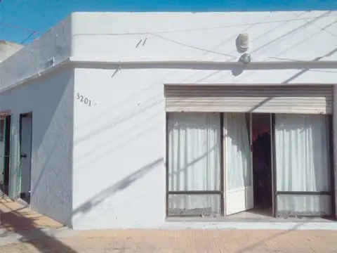 Local en Alquiler en Domingo Matheu, $ 250.000