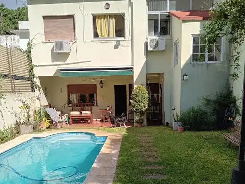 Excelente propiedad con amplio jardin y terraza