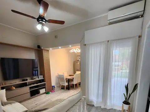 Casa 2 dormitorios, barrio Arroyito