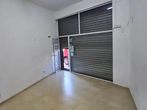 Local en Alquiler en Jose Leon Suarez, $ 450.000