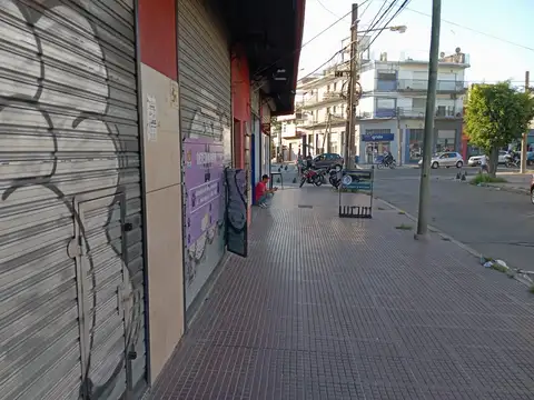 Local en Alquiler en Jose Leon Suarez, $ 450.000