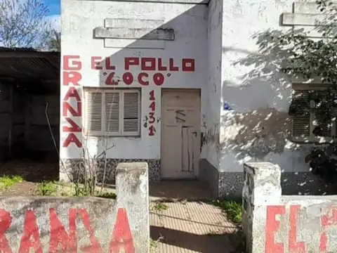 VENTA  CASA DE TRES AMB A REFACCIONAR