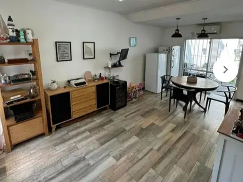 IMPECABLE Y LUMINOSO DUPLEX EN VENTA. VILLA SARMIENTO