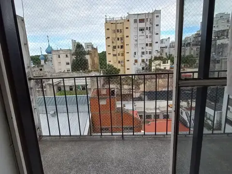 Av J De Garay 300, Piso 6