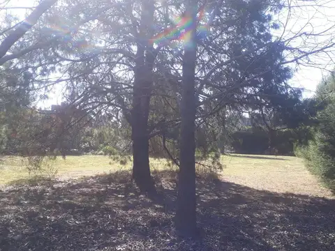 C.C. Los Cardales Amplio lote de 1.050 m² en venta 1 sola Expensa